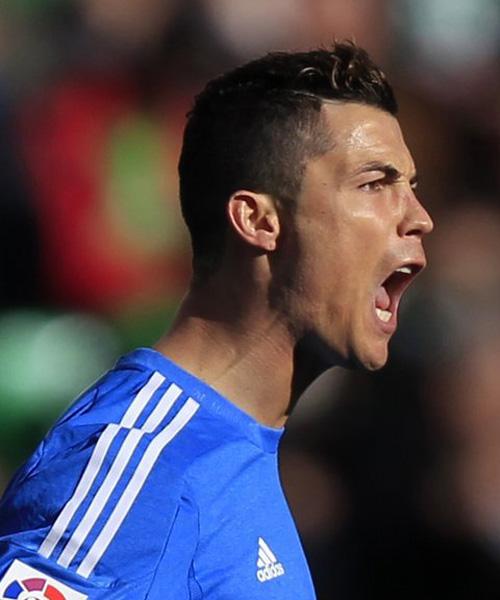 记者：洛佩斯因伤缺席泰山队训练，大概率将缺席赛季收官战