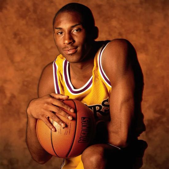 延伸至每一 延伸至每一