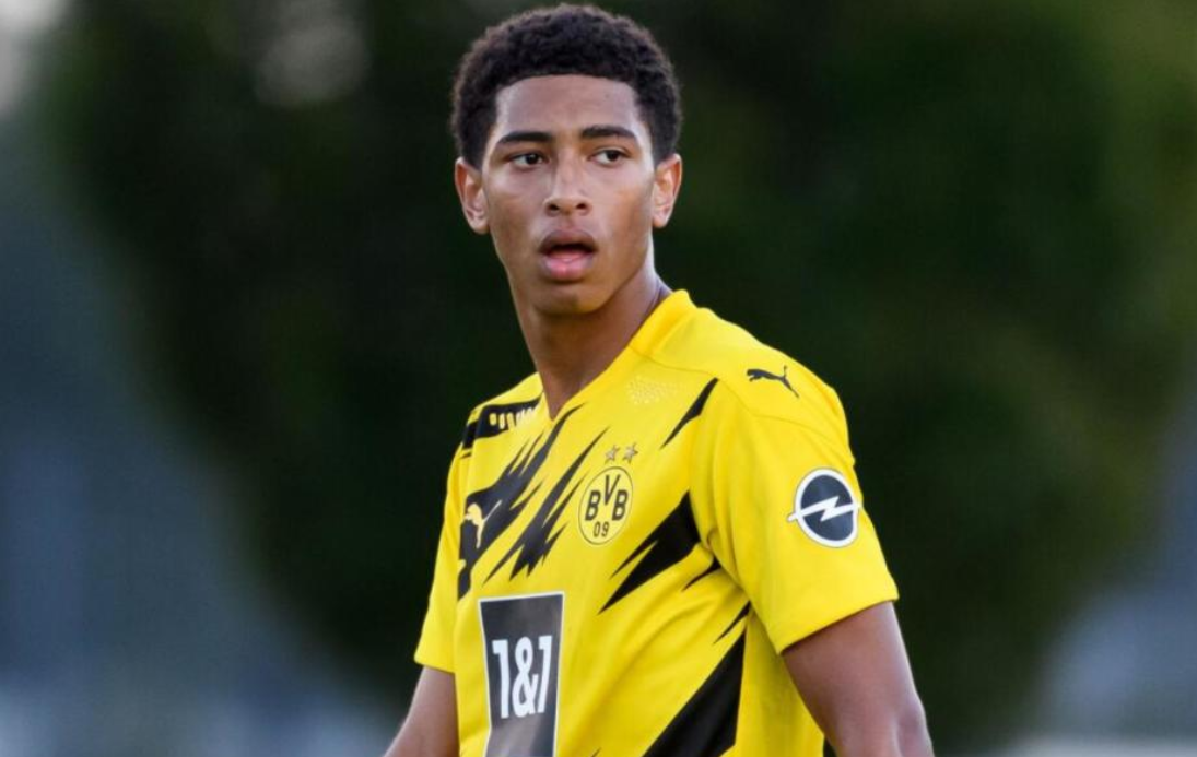 其在禁区前 其在禁区前